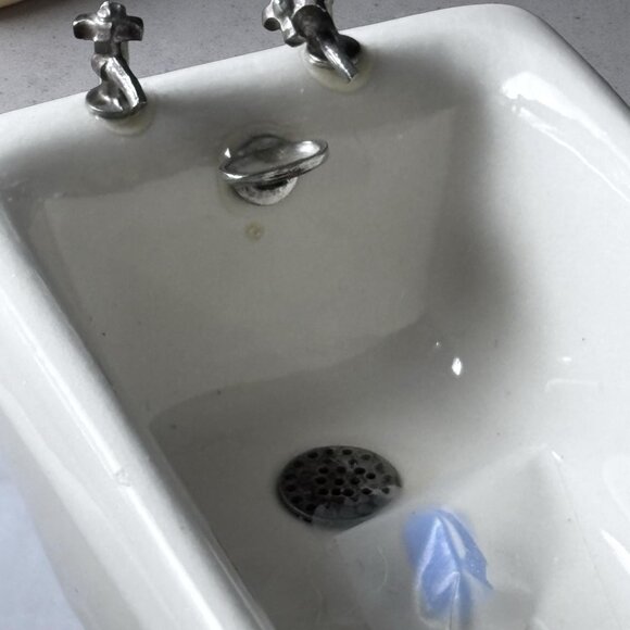 Vintage Porcelain Miniature Bathroom Set 1950s–70s Vanity Display Miniatures - Picture 6 of 9